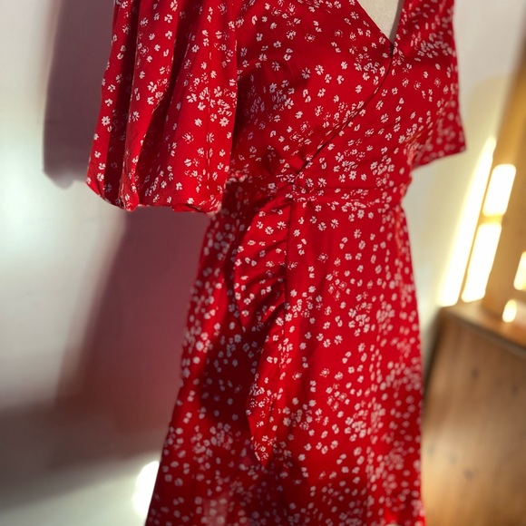 Red Dress - Picture 6 of 16